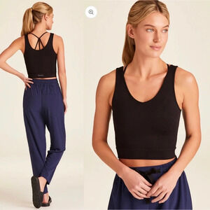 Alala Seamless Crop Tank in Black Size Small